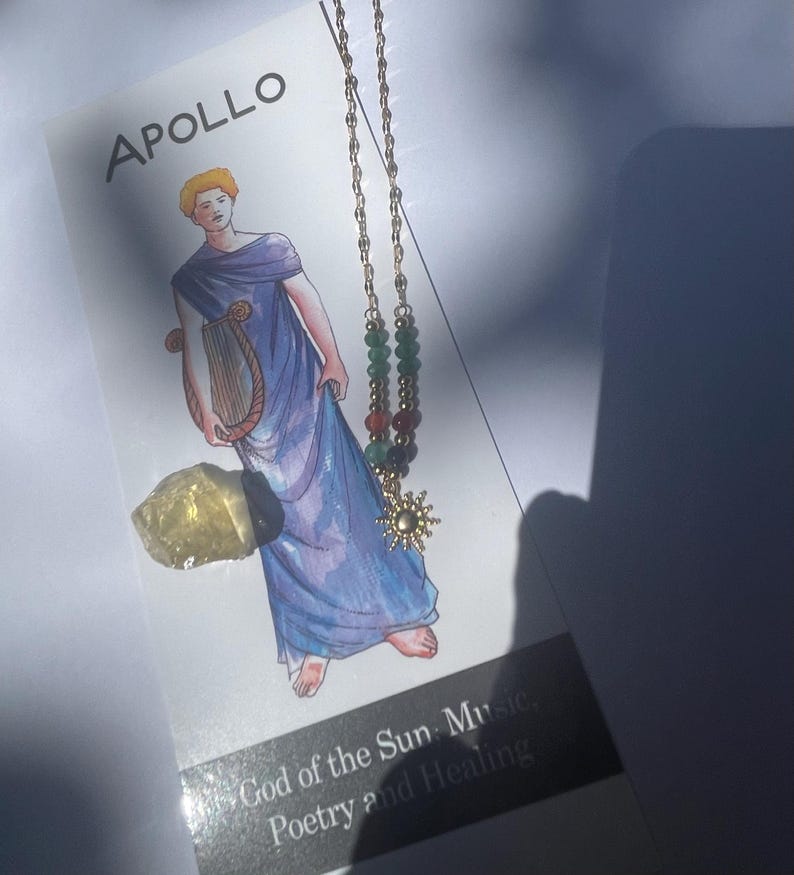 Collana Apollo Dio Del Sole Hokech - Ciondolo In Acciaio Inox 316L Collana Apollo Dio Del Sole Hokech - Ciondolo In Acciaio Inox 316L